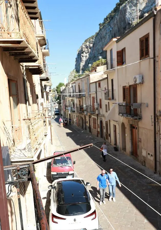 Cefalu In Summer 0*,