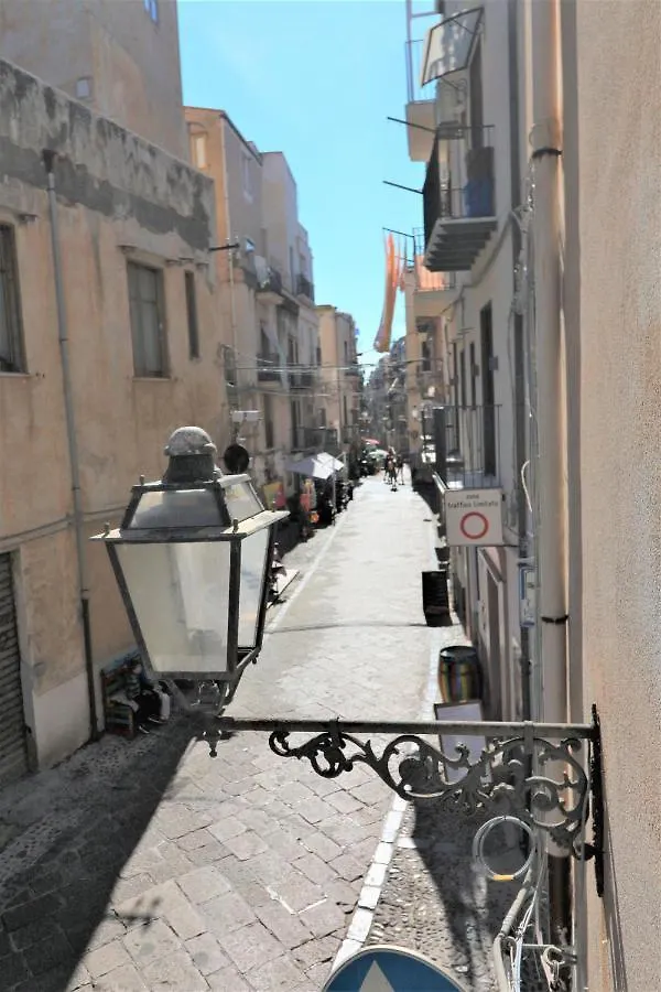Cefalu In Summer Apartment
